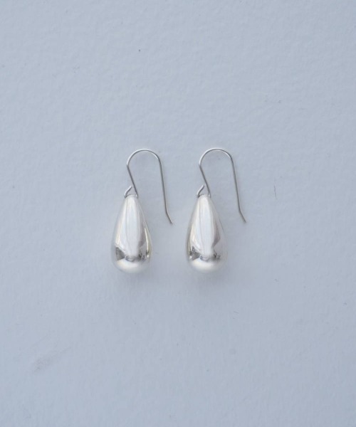 anuke(アンヌーク)の「anuke Drop Pierce(ピアス(両耳用)・レディース・シルバー・FREE)」の4枚目の写真