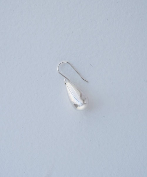 anuke(アンヌーク)の「anuke Drop Pierce(ピアス(両耳用)・レディース・シルバー・FREE)」の5枚目の写真