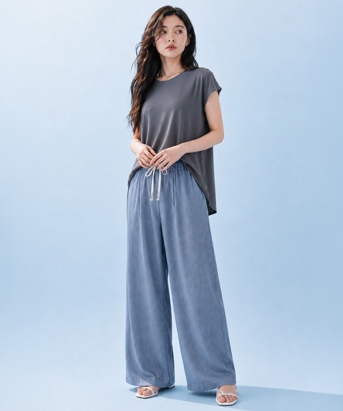 by LEGNA(バイレグナ)の「COOLIFYバックドレープフレンチスリーブ(Tシャツ/カットソー・レディース・ダークグレー/ブラック・FREE)」の13枚目の写真