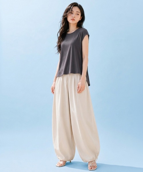 by LEGNA(バイレグナ)の「COOLIFYバックドレープフレンチスリーブ(Tシャツ/カットソー・レディース・ダークグレー/ブラック・FREE)」の9枚目の写真