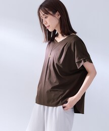 【洗える／前後差／美シルエット】Vネックタックプルオーバーニット