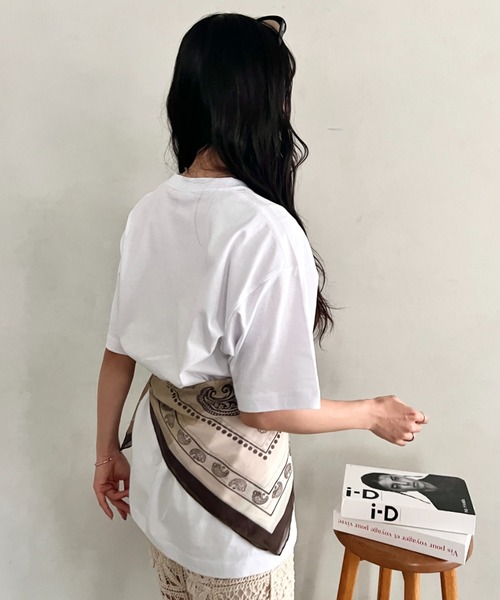wears(ウェアーズ)の「【綿100%・オーバーサイズ】wearsオリジナルロゴプリントTシャツ 半袖T(Tシャツ/カットソー・レディース・レッド/ブルー・FREE)」の16枚目の写真
