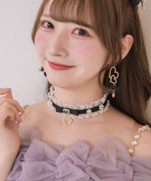 ROJITA(ロジータ)の「フラワービジューチョーカー(チョーカー・レディース・マルチ/ブラック/ホワイト・FREE)」の11枚目の写真