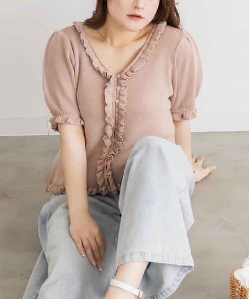 CLETTE(クレット)の「Vネックフリルニット(ニット/セーター・レディース・ラベンダー/ピンク/ブラック・3L/4L/LL)」の4枚目の写真