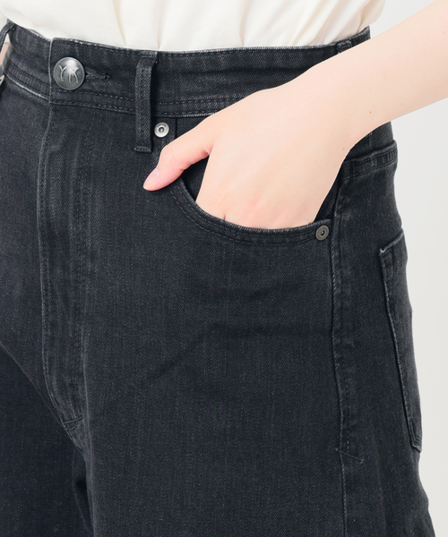 IENA(イエナ)の「《別注カラーあり/》YANUK/ヤヌーク LAURA デニムパンツ(デニムパンツ・レディース・ブルー/ブラック・26/22/23/24/25)」の11枚目の写真