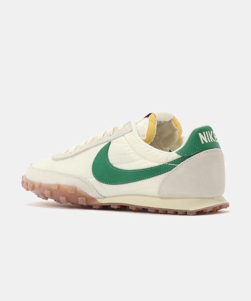 NIKE(ナイキ)の「NIKE WAFFLE RACER IM8658-103(スニーカー・メンズ・ホワイト・27cm/27.5cm/26cm)」の3枚目の写真