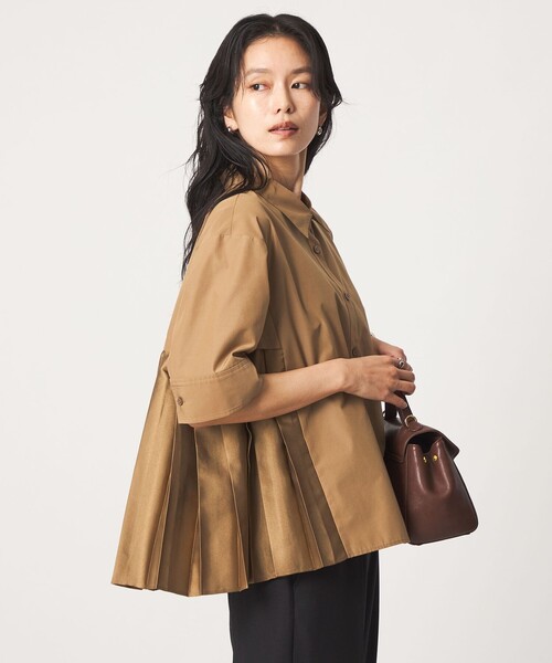 green label relaxing(グリーンレーベルリラクシング)の「プリーツ ドッキング ショートスリーブ シャツ(シャツ/ブラウス・レディース・ネイビー/オフホワイト/ベージュ・FREE)」の3枚目の写真