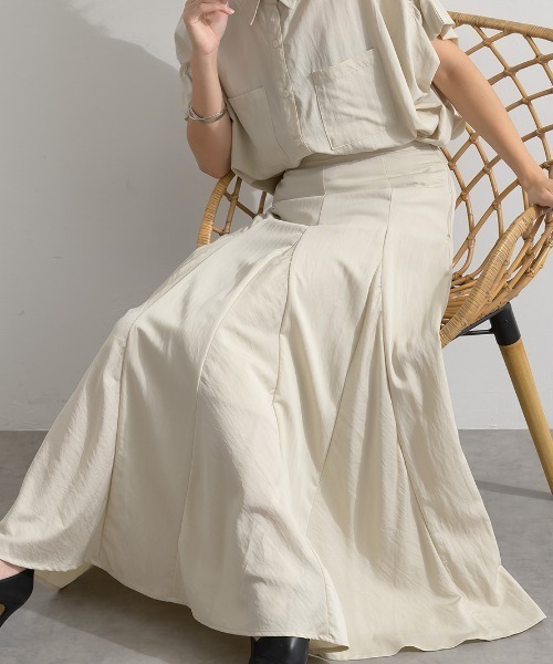 Andrea&Co アイボリー 半袖トップス フレアスカート セット Andrea&Co アイボリー 半袖トップス フレアスカート セット Andrea&Co