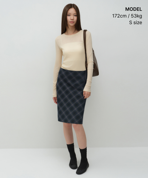 MUSINSA STANDARD WOMAN（ムシンサスタンダードウーマン）の「ウィメンズソフトリブ長袖Tシャツ[バタークリーム]（Tシャツ/カットソー・レディース・その他・MEDIUM/LARGE/X-SMALL/SMALL）」の2枚目の写真