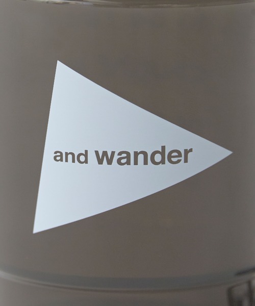 and wander(アンドワンダー)の「and wander/アンドワンダー logo PP mug ロゴ ポリプロピレン マグカップ カラビナ付き コップ プラカップ 半透明 クリア プリントデザイン カラビナ付き アウトドア 2026年 秋 秋服 冬 冬服(グラス/マグカップ/タンブラー・メンズ・ホワイト/ブラック・FREE)」の9枚目の写真