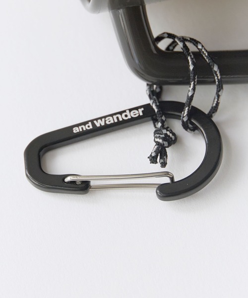 and wander(アンドワンダー)の「and wander/アンドワンダー logo PP mug ロゴ ポリプロピレン マグカップ カラビナ付き コップ プラカップ 半透明 クリア プリントデザイン カラビナ付き アウトドア 2026年 秋 秋服 冬 冬服(グラス/マグカップ/タンブラー・メンズ・ホワイト/ブラック・FREE)」の11枚目の写真