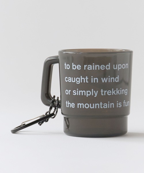 and wander(アンドワンダー)の「and wander/アンドワンダー logo PP mug ロゴ ポリプロピレン マグカップ カラビナ付き コップ プラカップ 半透明 クリア プリントデザイン カラビナ付き アウトドア 2026年 秋 秋服 冬 冬服(グラス/マグカップ/タンブラー・メンズ・ホワイト/ブラック・FREE)」の13枚目の写真