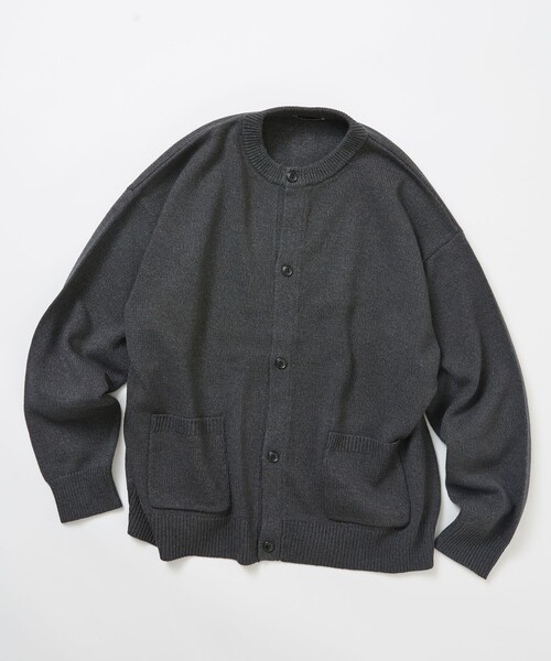 FREAK'S STORE（フリークスストア）の「限定展開 Relax Fit リラックスフィット イージーケア ウォッシャブル クルーネックカーディガン（カーディガン/ボレロ・メンズ・ネイビー/チャコールグレー/ブラック/グレー/レッド・MEDIUM/LARGE）」の3枚目の写真