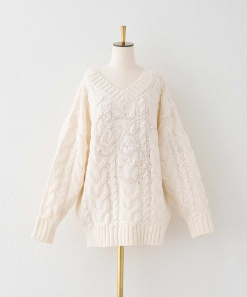 Belle Charme(ベルシャルム)の「【Belle Charme】BC Bijou Logo Big Cable Knit(ニット/セーター・レディース・オフホワイト/ベージュ/サックスブルー/ブラック・FREE)」の8枚目の写真