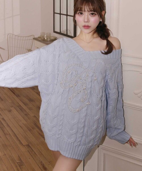 Belle Charme(ベルシャルム)の「【Belle Charme】BC Bijou Logo Big Cable Knit(ニット/セーター・レディース・オフホワイト/ベージュ/サックスブルー/ブラック・FREE)」の15枚目の写真