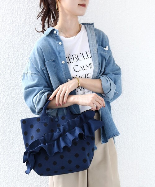 SHIPS(シップス)の「【WEB限定】フリル ジャカード トートバッグ M(トートバッグ・レディース・ライトブルー/ブラック/ネイビー/グレー・ONE SIZE)」の4枚目の写真