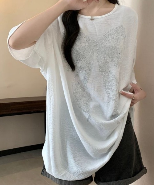 Ritzy(リッツィー)の「リボンプリント柄・オーバーサイズ半袖Tシャツ(Tシャツ/カットソー・レディース・ホワイト/ブラック・LARGE/MEDIUM)」の7枚目の写真