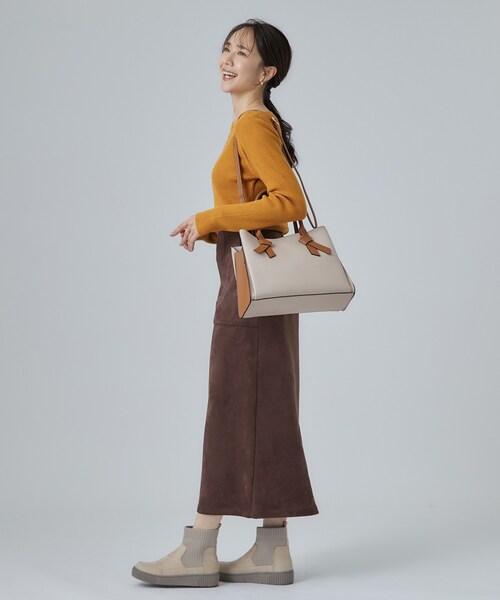 SHOO・LA・RUE(シューラルー)の「【2WAY】一枚革風3層トートバッグ(トートバッグ・レディース・ブラック/ベージュ系その他7/ベージュ系4・00)」の7枚目の写真