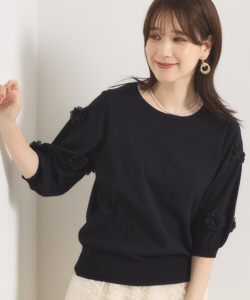 ITS'DEMO(イッツデモ)の「花モチーフ袖ニット(ニット/セーター・レディース・ピンク/ブラック/ライトベージュ・00)」の4枚目の写真