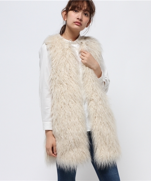 MOUSSY（マウジー）の「FAKE FUR GILLET F（ベスト・レディース・ブラウン/ライトベージュ・FREE）」の8枚目の写真