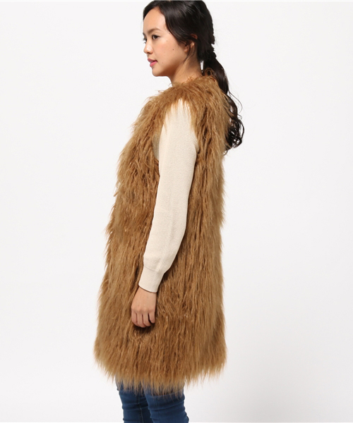 MOUSSY（マウジー）の「FAKE FUR GILLET F（ベスト・レディース・ブラウン/ライトベージュ・FREE）」の4枚目の写真