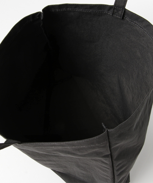 HIGHTIDE(ハイタイド)の「OLL オール トートバッグ A4サイズ対応(トートバッグ・メンズ・ホワイト/チャコールグレー・FREE)」の6枚目の写真