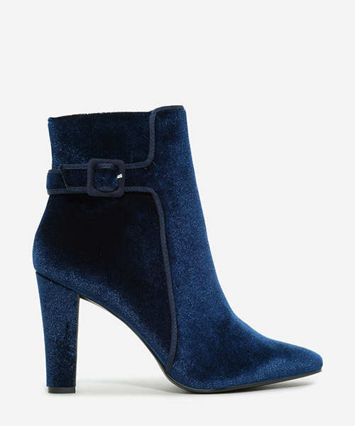 CHARLES & KEITH(チャールズ & キース)の「ポイントバックルブーツ / POINTED BUCKLE BOOTS(ブーツ・レディース・ブラック/バーガンディー/ブルー・23.5cm/23cm/22.5cm/24.5cm/25cm)」の3枚目の写真