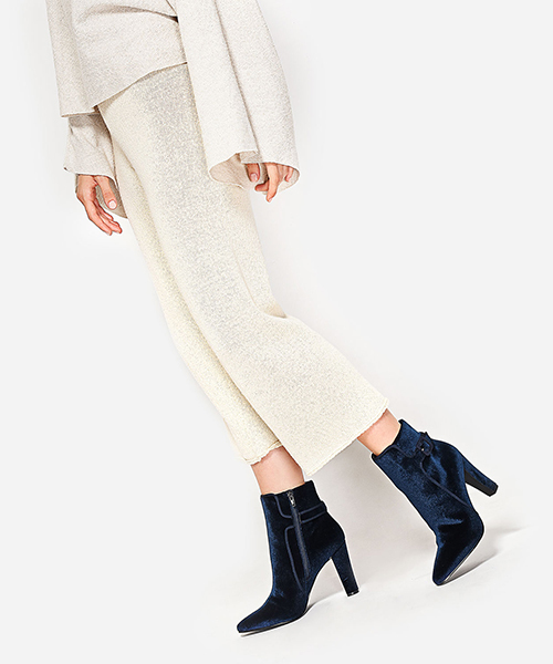 CHARLES & KEITH(チャールズ & キース)の「ポイントバックルブーツ / POINTED BUCKLE BOOTS(ブーツ・レディース・ブラック/バーガンディー/ブルー・23.5cm/23cm/22.5cm/24.5cm/25cm)」の15枚目の写真