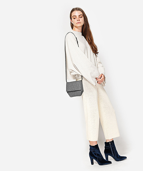 CHARLES & KEITH(チャールズ & キース)の「ポイントバックルブーツ / POINTED BUCKLE BOOTS(ブーツ・レディース・ブラック/バーガンディー/ブルー・23.5cm/23cm/22.5cm/24.5cm/25cm)」の10枚目の写真