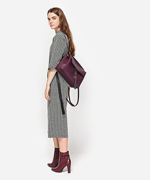 CHARLES & KEITH(チャールズ & キース)の「ポイントバックルブーツ / POINTED BUCKLE BOOTS(ブーツ・レディース・ブラック/バーガンディー/ブルー・23.5cm/23cm/22.5cm/24.5cm/25cm)」の5枚目の写真