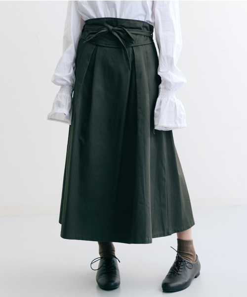 MERLOT(メルロー)の「サッシュベルト付きタックフレアミディスカート643-6527(スカート・レディース・ベージュ/レッド/カーキ/ブラック・FREE)」の3枚目の写真