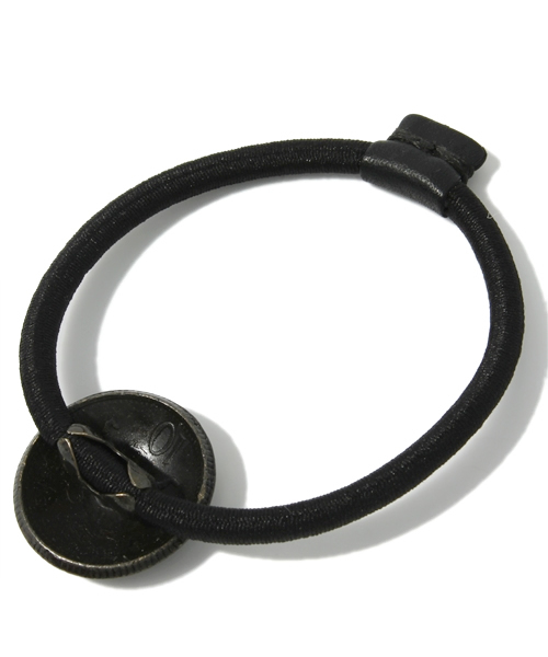 WEGO（ウィゴー）の「コンチョ付きゴムブレスレット（ヘアゴム・メンズ・ブラック/シルバー/ゴールド・FREE）」の4枚目の写真