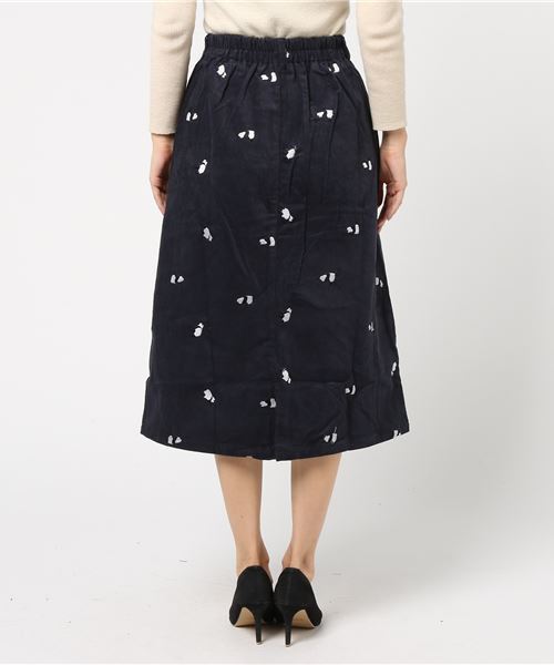 MERLOT（メルロー）の「うしろからパンダ刺繍スカート2426（スカート・レディース・ネイビー/キャメル・FREE）」の6枚目の写真