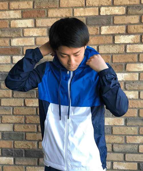 UNDER ARMOUR（アンダーアーマー）の「メンズ ライフスタイルウィンドブレーカー / スポーツスタイルウィンドブレーカー（マウンテンパーカー・メンズ・ネイビー/イエロー×グレー/ブラック/ホワイト・L/M/S/XXL/XL）」の3枚目の写真