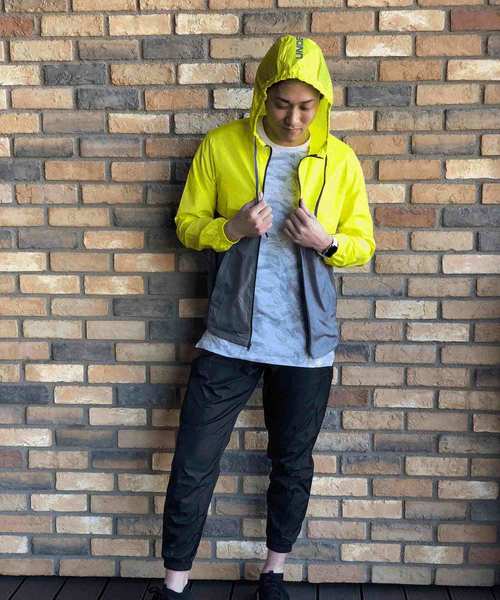 UNDER ARMOUR（アンダーアーマー）の「メンズ ライフスタイルウィンドブレーカー / スポーツスタイルウィンドブレーカー（マウンテンパーカー・メンズ・ネイビー/イエロー×グレー/ブラック/ホワイト・L/M/S/XXL/XL）」の16枚目の写真