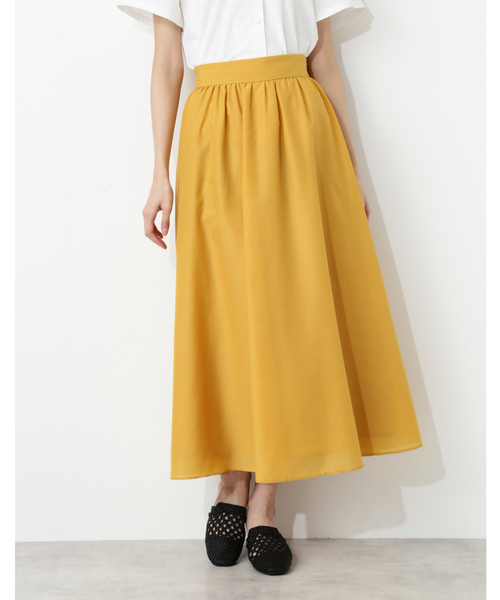 NATURAL BEAUTY BASIC（ナチュラルビューティーベーシック）の「【雑誌掲載】カラーマキシスカート（スカート・レディース・ブラウン/イエロー/ブルー・SMALL/MEDIUM）」の3枚目の写真