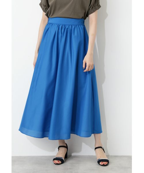 NATURAL BEAUTY BASIC（ナチュラルビューティーベーシック）の「【雑誌掲載】カラーマキシスカート（スカート・レディース・ブラウン/イエロー/ブルー・SMALL/MEDIUM）」の2枚目の写真