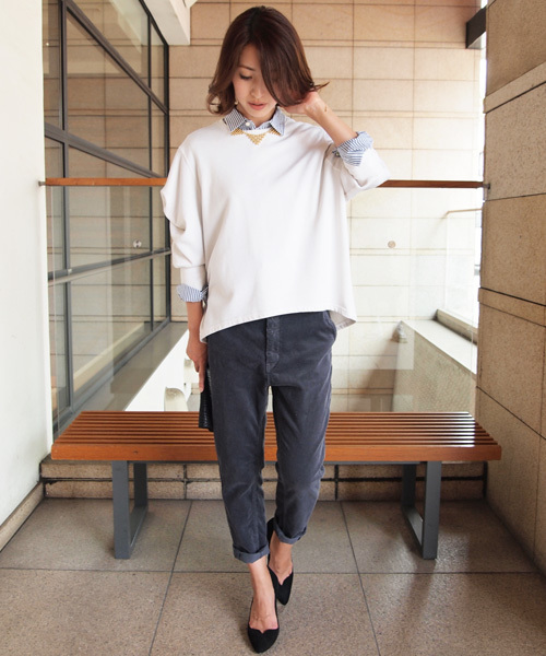 BEAUTY&YOUTH UNITED ARROWS（ビューティーアンドユースユナイテッドアローズ）の「by ※∵コーデュロイ9分丈テーパードパンツ ◆（その他パンツ・レディース・グレー/ベージュ/ケリー/オフホワイト/ライトグレー/ネイビー/ライトブルー・SMALL/MEDIUM/LARGE）」の11枚目の写真