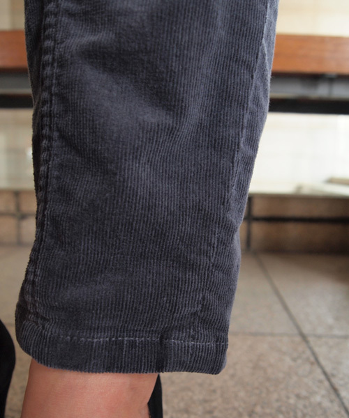 BEAUTY&YOUTH UNITED ARROWS（ビューティーアンドユースユナイテッドアローズ）の「by ※∵コーデュロイ9分丈テーパードパンツ ◆（その他パンツ・レディース・グレー/ベージュ/ケリー/オフホワイト/ライトグレー/ネイビー/ライトブルー・SMALL/MEDIUM/LARGE）」の20枚目の写真