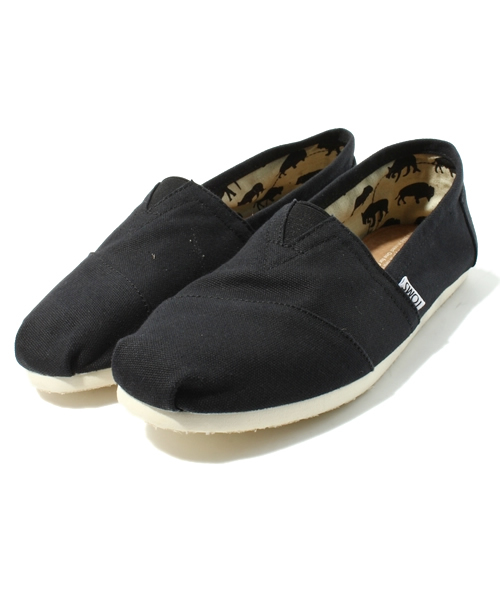 TOMS(トムス)の「トムス メンズ クラシック キャンバス TOMS M CLSC Canvas 13FW(スニーカー・メンズ・ブラック/レッド/ネイビー・26.5cm/27cm/27.5cm/28cm)」の2枚目の写真