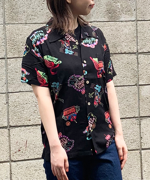 STYLEBLOCK（スタイルブロック）の「総柄開襟オープンカラーレーヨンアロハシャツ（シャツ/ブラウス・メンズ・ホワイト/ベージュ/パープル/レッド/ホワイト系その他/ブラック系その他/ブルー系その他/ブラック系その他2/ブラック系その他3/ブラック系その他4/ブラック系その他5/ブルー系その他2/ブルー系その他3/ブルー系その他4・LL/M/L）」の7枚目の写真