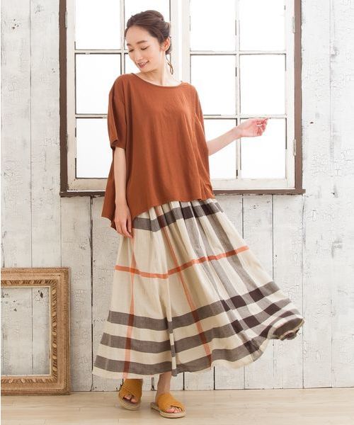 sabstreet my standard(サブストリートマイスタンダード)の「【接触冷感】【UVカット】イレヘムデザインカットソー【大きいサイズ対応】【15号(3L)】(Tシャツ/カットソー・レディース・ベージュ/ブラウン/カーキ/ブルー・15号)」の11枚目の写真