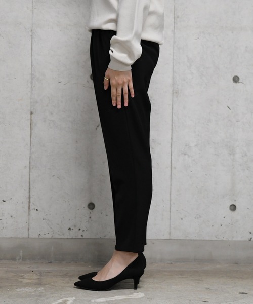Ambre Neige（アンブルネージュ）の「テーパードゴムパンツ【WEB/EC限定商品】（その他パンツ・レディース・ブラック/ベージュ/キャメル・SMALL/MEDIUM）」の4枚目の写真