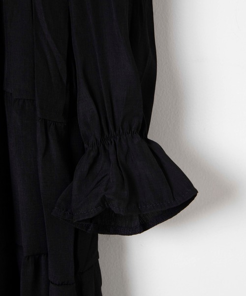 WEGO(ウィゴー)の「WEGO/【WEB限定】ティアードロングワンピース(ワンピース・レディース・ホワイト/ブラック・FREE)」の14枚目の写真