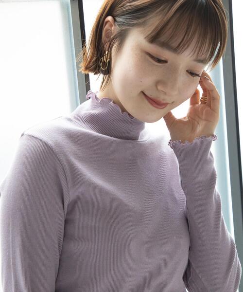 coen（コーエン）の「【WEB限定カラー】コットンメロウタートルネックカットソー（Tシャツ/カットソー・レディース・ネイビー/イエロー/その他1/その他3/ライラック/グレー/その他2/ブラック/オフホワイト/その他4/パープル・LARGE/MEDIUM）」の7枚目の写真