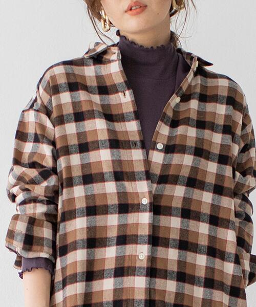 coen（コーエン）の「【WEB限定カラー】コットンメロウタートルネックカットソー（Tシャツ/カットソー・レディース・ネイビー/イエロー/その他1/その他3/ライラック/グレー/その他2/ブラック/オフホワイト/その他4/パープル・LARGE/MEDIUM）」の22枚目の写真