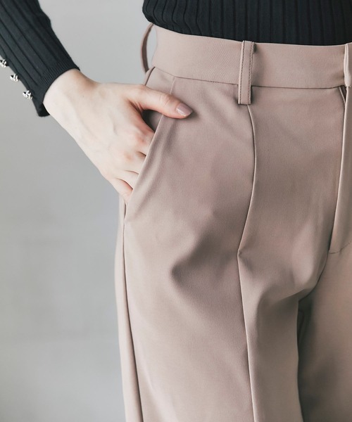 tocco closet（トッコ　クローゼット）の「センタースリットテーパードパンツ≪tocco closet luxe≫（その他パンツ・レディース・モカ/ブラック・M）」の17枚目の写真