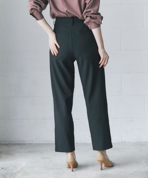 tocco closet（トッコ　クローゼット）の「センタースリットテーパードパンツ≪tocco closet luxe≫（その他パンツ・レディース・モカ/ブラック・M）」の4枚目の写真