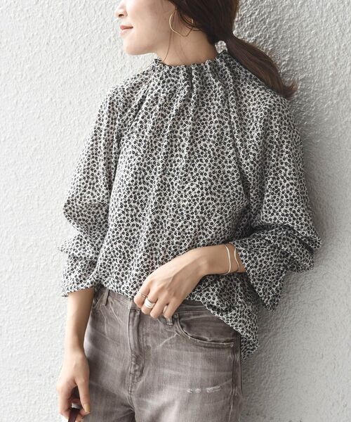 SHIPS(シップス)の「バリエーションプリントブラウス(シャツ/ブラウス・レディース・ピンク系その他/ブラウン/オフホワイト/ネイビー・ONE SIZE)」の17枚目の写真