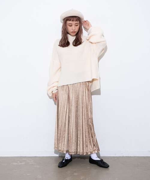MERLOT（メルロー）の「ハイネックボリュームスリーブニット